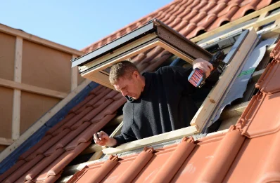 Pose de fenêtres de toit Velux à Férin